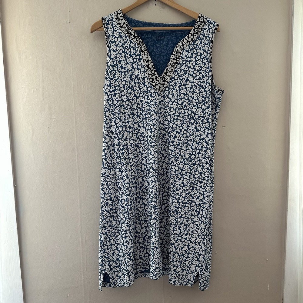 Lands End Womens Shift Dress Size M Floral Blue V-Neck Coastal Jersey Sleeveless